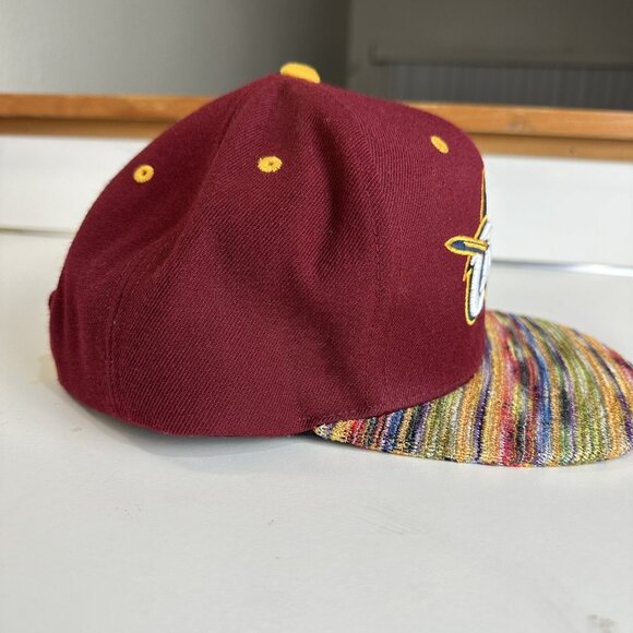 Cleveland Cavaliers NBA Cap Mitchell & Ness Snapback Flat Rainbow Stitched Bill - Picture 2 of 9